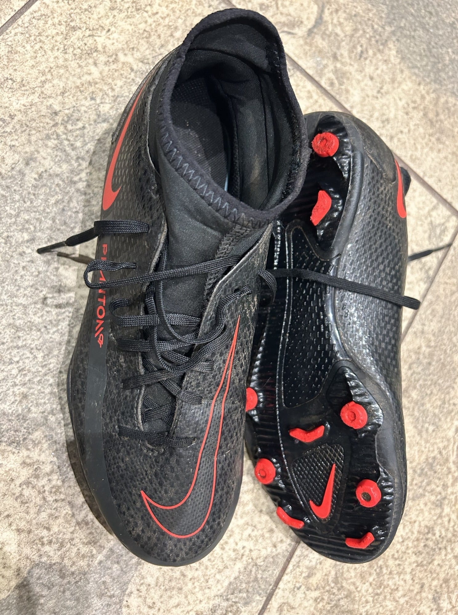 Nike Phantom Football Boots Size 4 